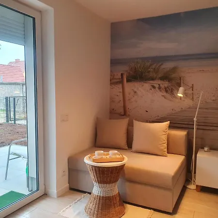 Apartament Beige Z Ogrodkiem Dziwnówek Exterior foto