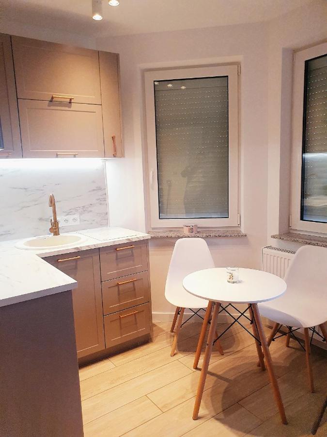 Beige Z Ogrodkiem Apartment