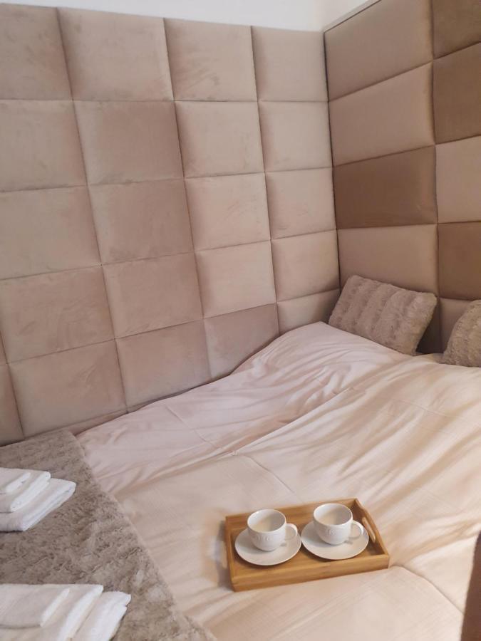 Beige Z Ogrodkiem Apartment Dziwnówek